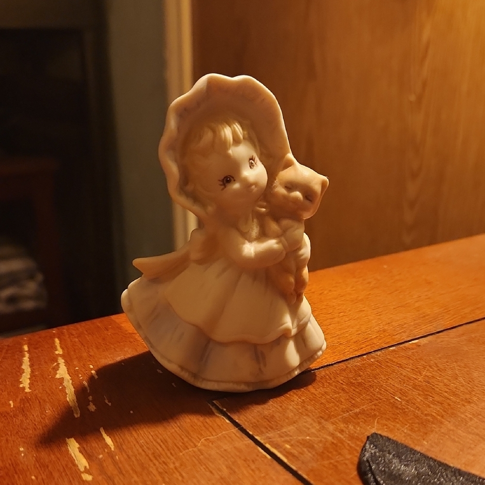 Vintage Ceramic Girl Figurine in Cream